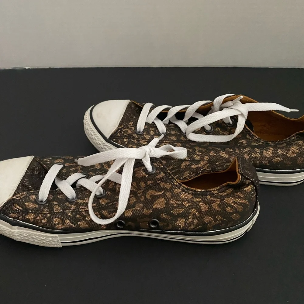 Kids Size 4 CONVERSE All Star Leopard Low Top Sneakers EUC